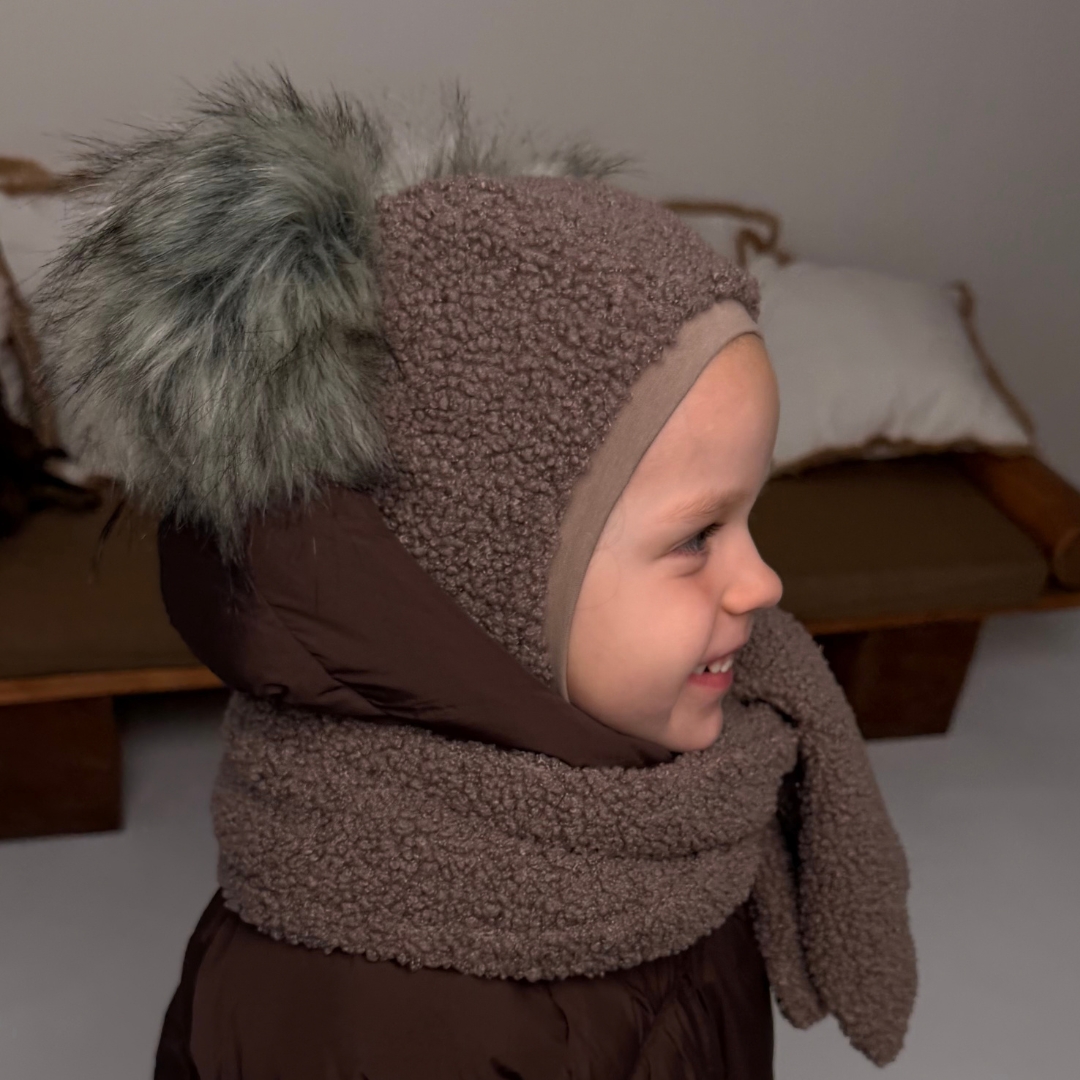 Žieminis Teddy šalmukas su bumbuliukais ir teddy šaliku - Image 4