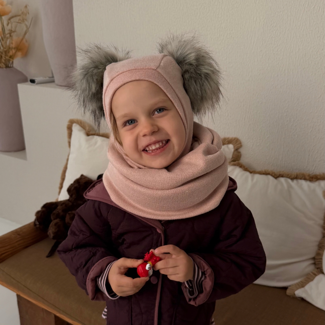 Žieminis šalmukas su BUMBULIUKAIS - Image 4