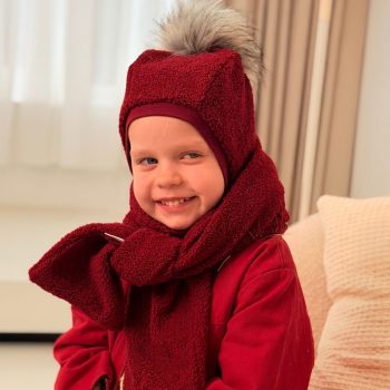 Žieminis Teddy šalmukas su bumbuliuku ir teddy šaliku