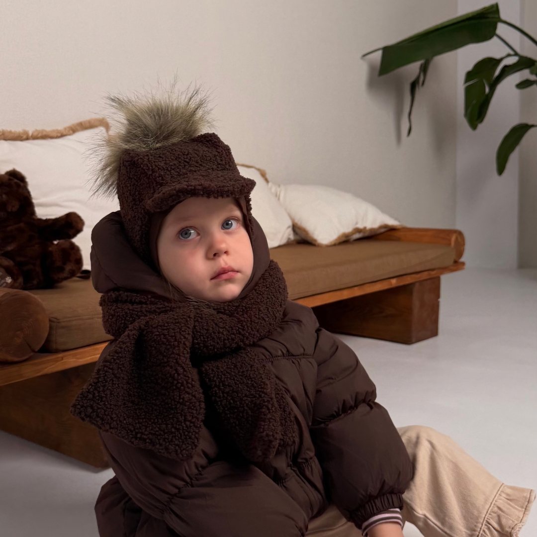 Žieminis Teddy šalmukas su bumbuliuku ir teddy šaliku - Image 3