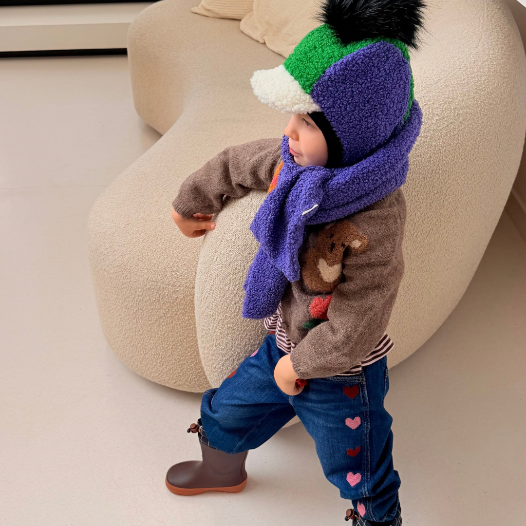 Žieminis Teddy šalmukas su bumbuliuku ir teddy šaliku